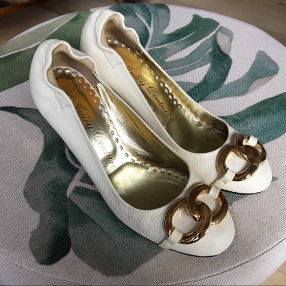 White Leather Juice Couture Pumps with Gold Buckle - Picture 2 of 7